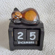 Calendario da tavolo gatto in legno – marrone COD: 21332359100 Meridiano361